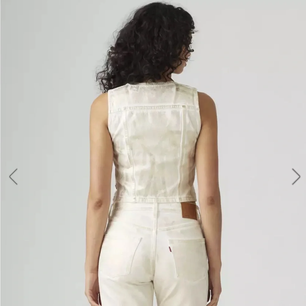 Levi's sleeveless cropped metallic Bella Denim Vest size M NWT